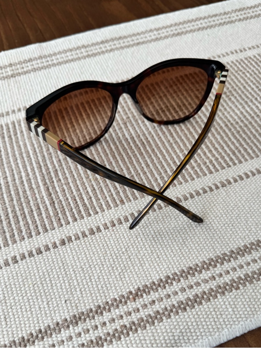 Burberry novacheck cat eye sunglasses